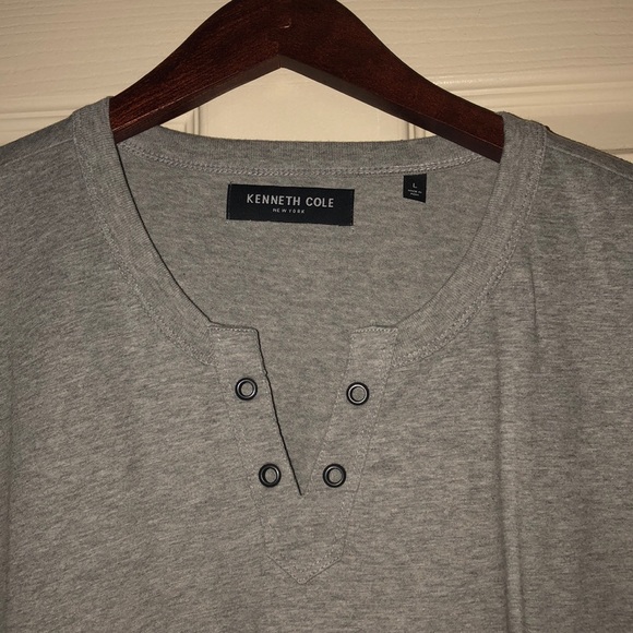*Brand New* Men’s Grey V Neck Kenneth Cole Size L - Picture 2 of 4